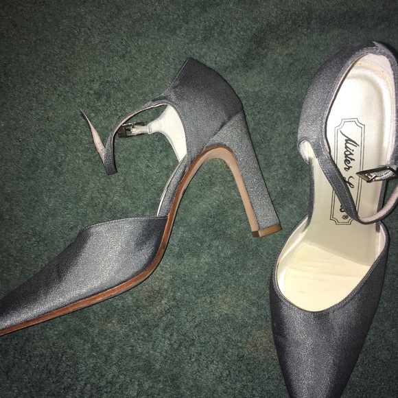 Silver heels - Picture 2 of 3